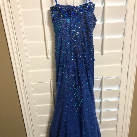 Jovani Royal Blue Sequence SZ 6 Formal  Dress - Picture 4 of 7